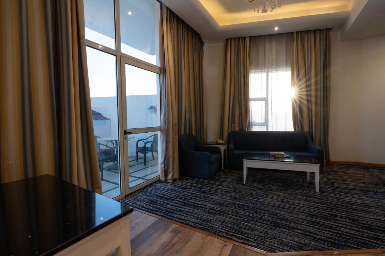 Platinum Al Khamseen Aparthotel 3*